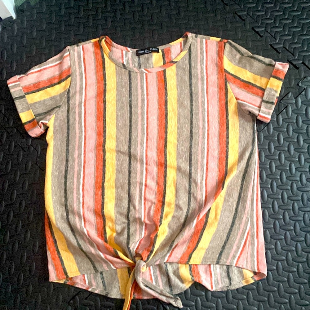 Kim & Cami Multicolor Medium Front Tie Shirt